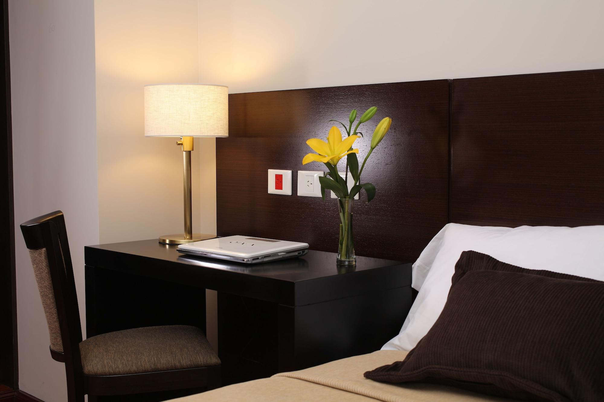 Hotel Europlaza Hotel&suites 3*